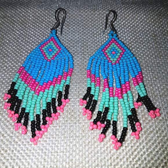 Hand Crafted Jewelry - Indigenous beaded dangle earrings